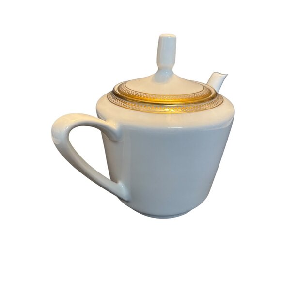 Vintage White and Gold Trim Kahla Porcelain Tea Pot / teapot 7.5x9 - Picture 7 of 16